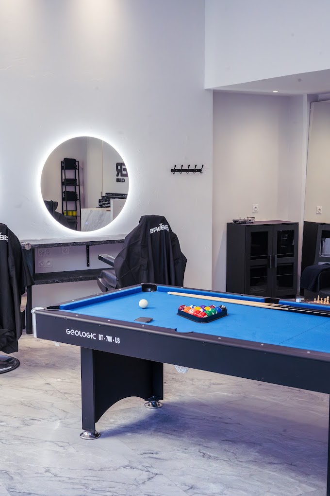 Intérieur du salon BarberClub Grenoble